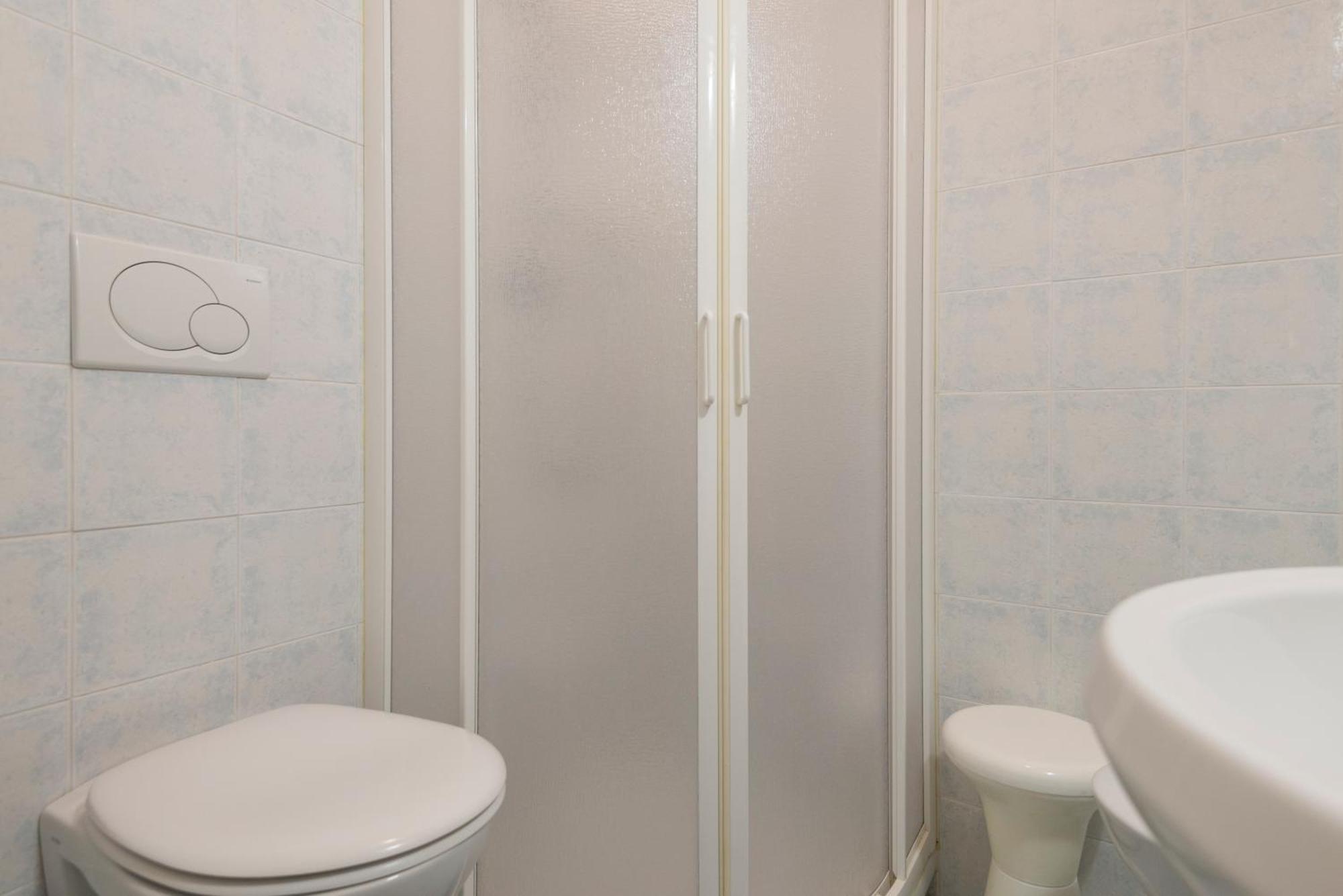 Small Double Room,1395693233:JPEG