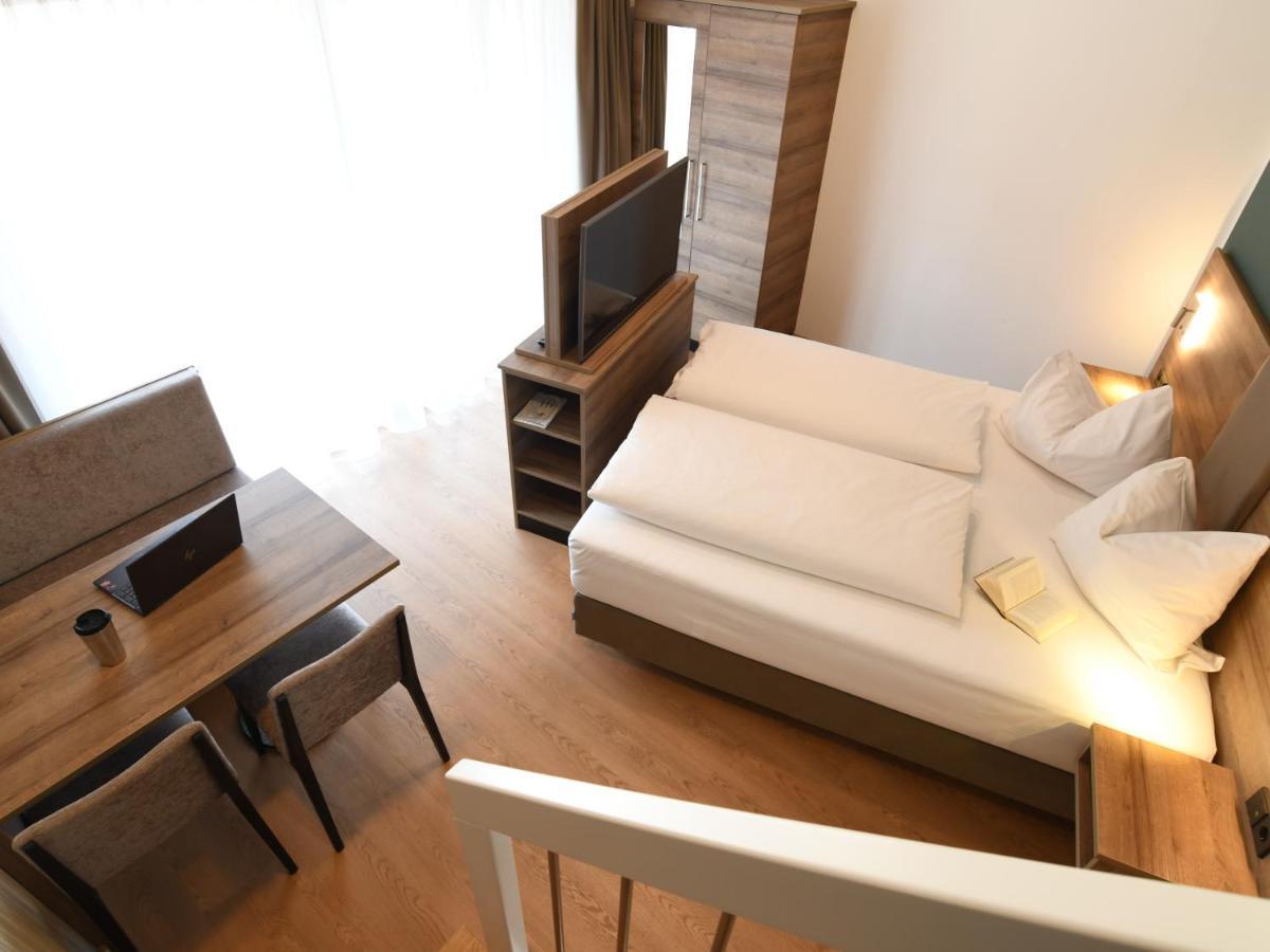 Studio - Split Level,1007021626:JPEG