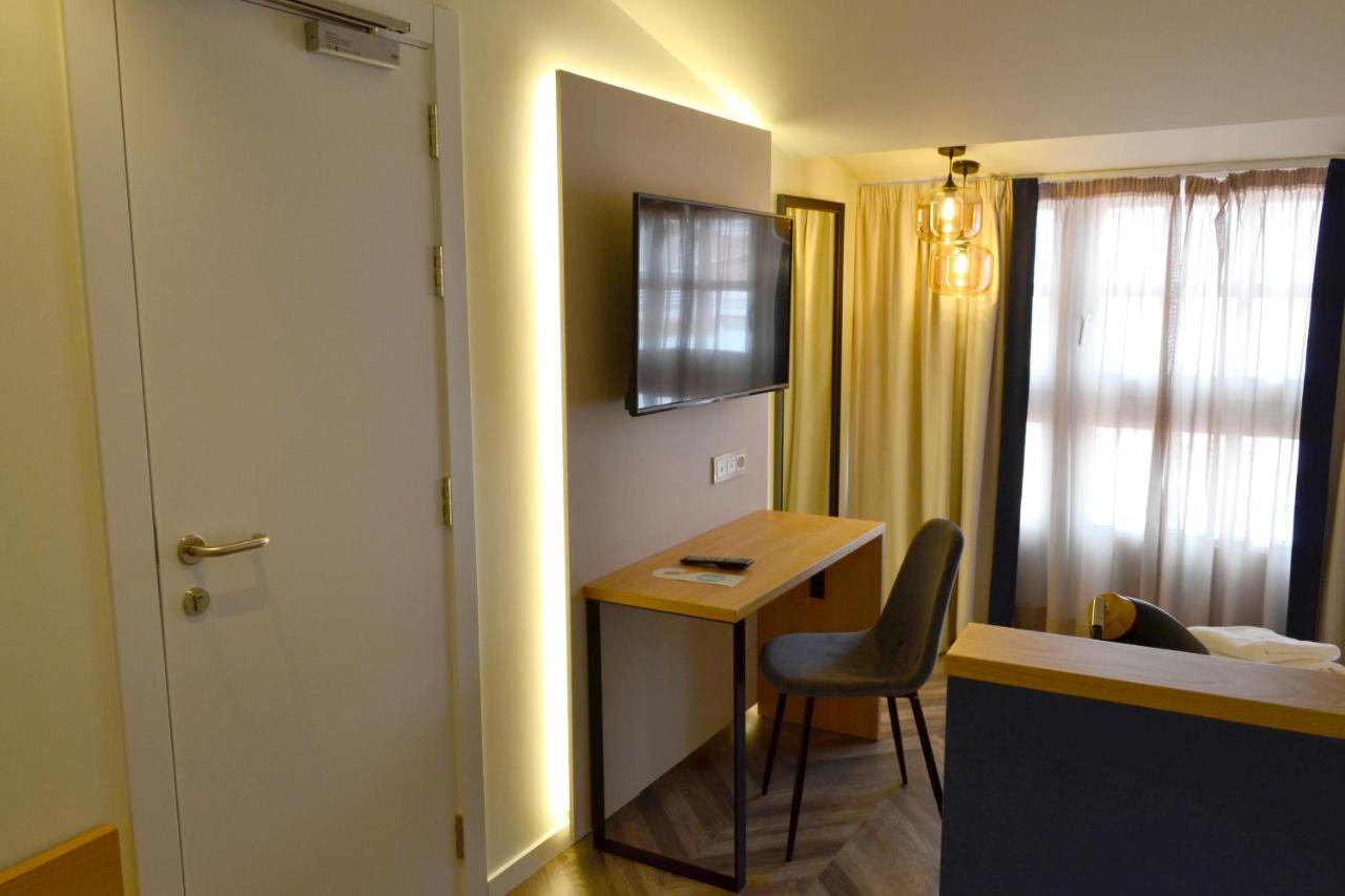 Single Room,1009938244:JPEG