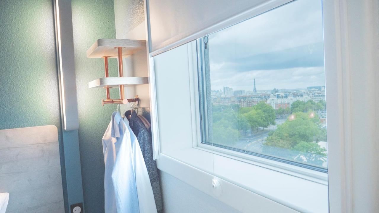 Driepersoonskamer met 3 eenpersoonsbedden.