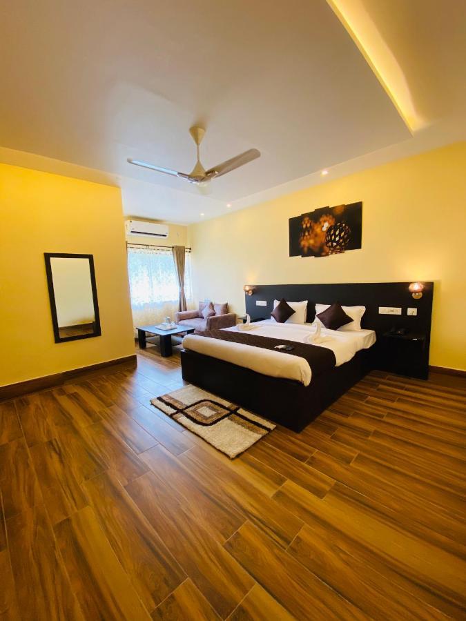 King Room with Pool View