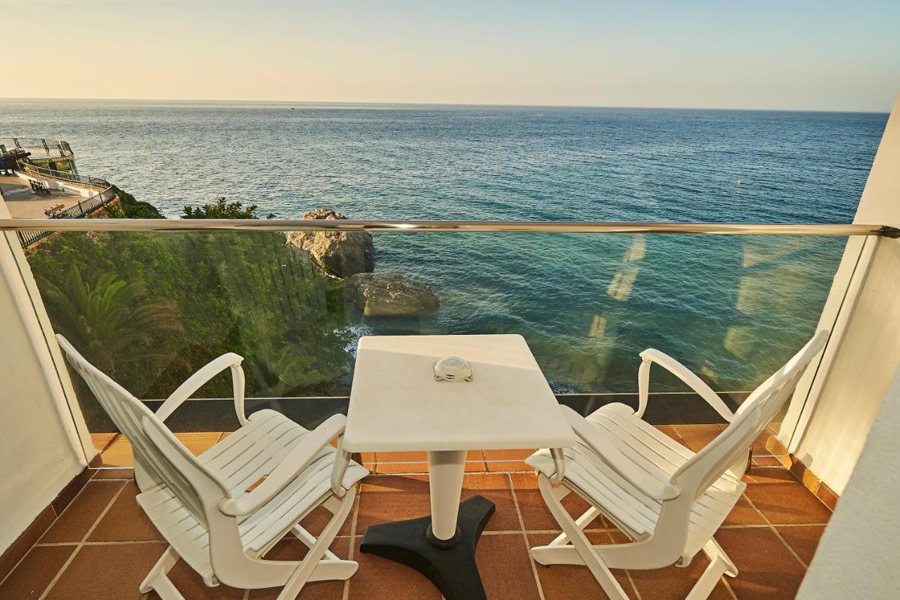 Tweepersoonskamer met Uitzicht op Zee en een Balkon