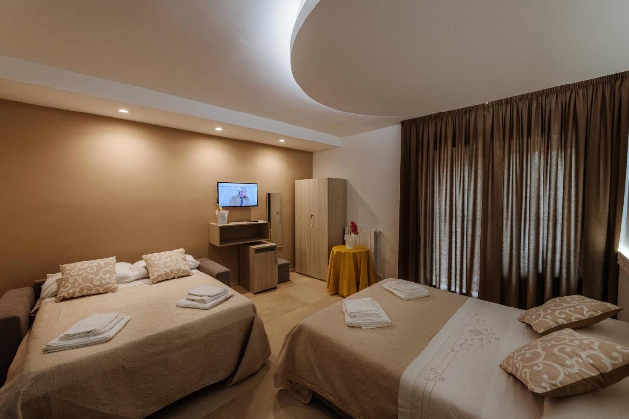 Deluxe Queen Room Two Queen Beds