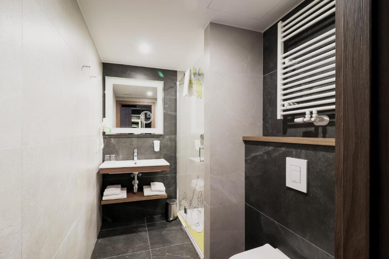 Standard Room with 2 Single Beds,1705076133:JPEG
