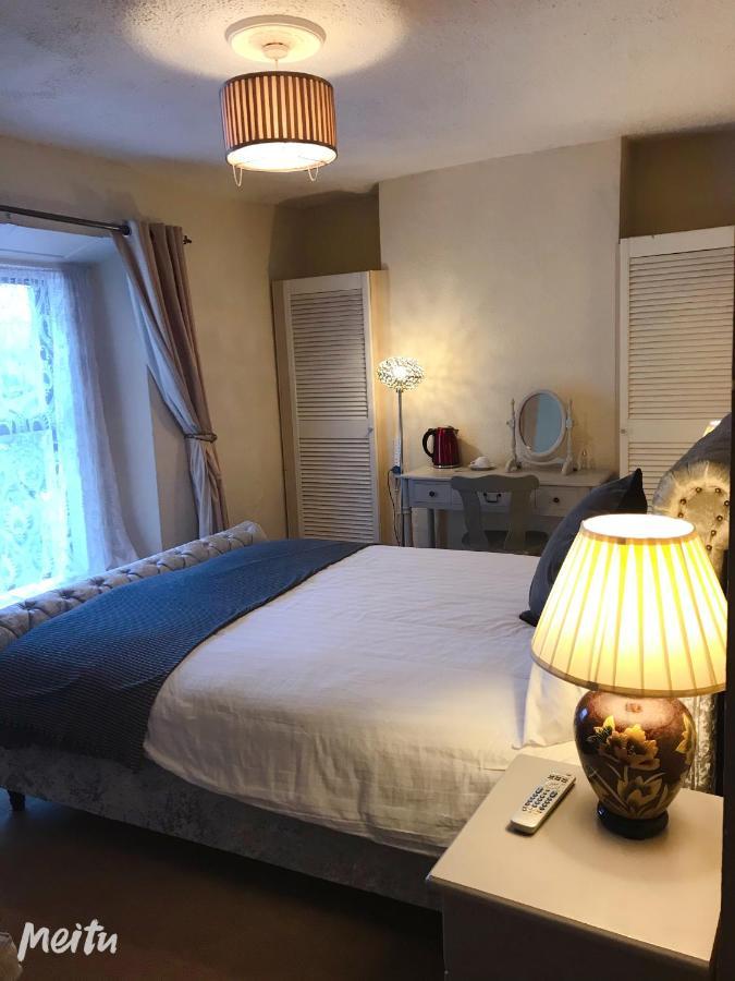 Double Room Private Bathroom