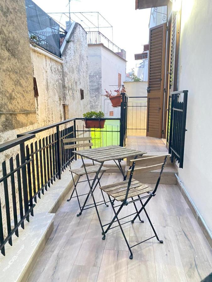 Studio Balcony