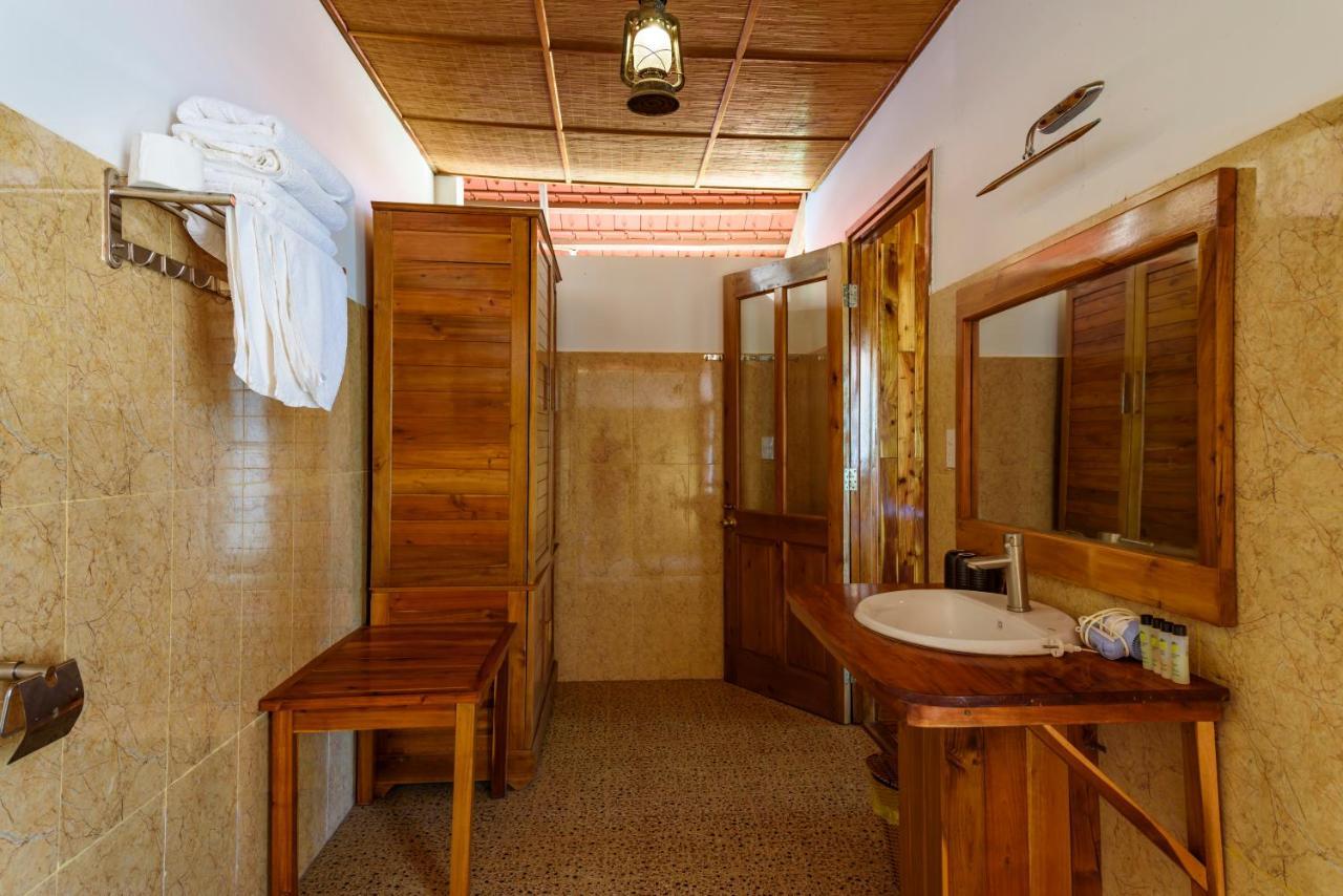 Beach Front Bungalow all Minibar