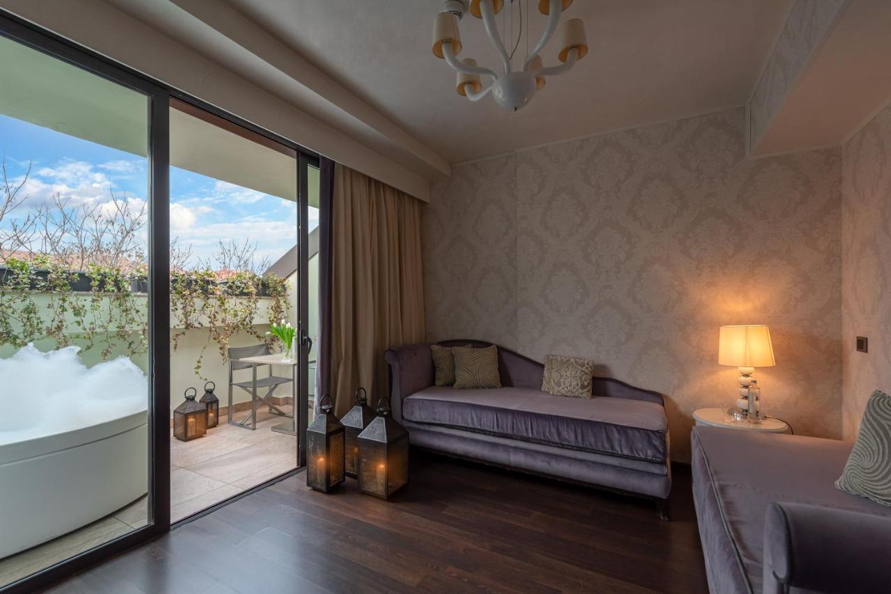 Terrace Suite with Jacuzzi