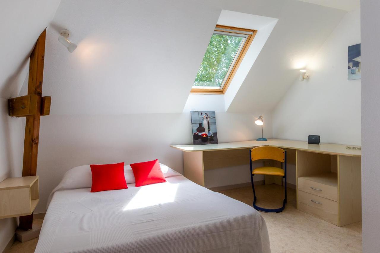 Two-Bedroom Apartment,1084512067:JPEG