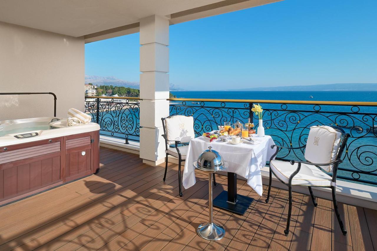 Luxury Suite Sea Front Outdoor Jacuzzi