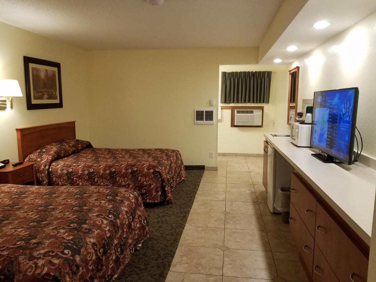 Queen Room Two Queen Beds