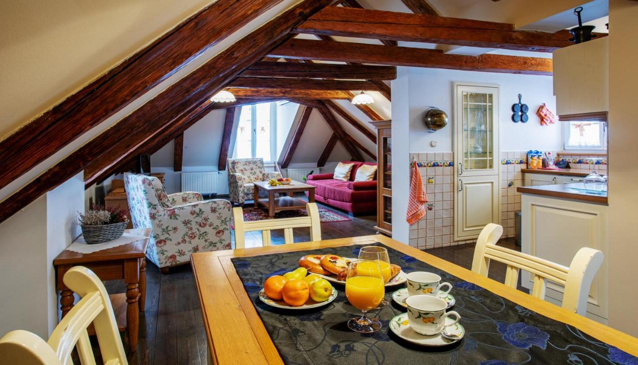 Family Suite - Attic,1088479273:JPEG