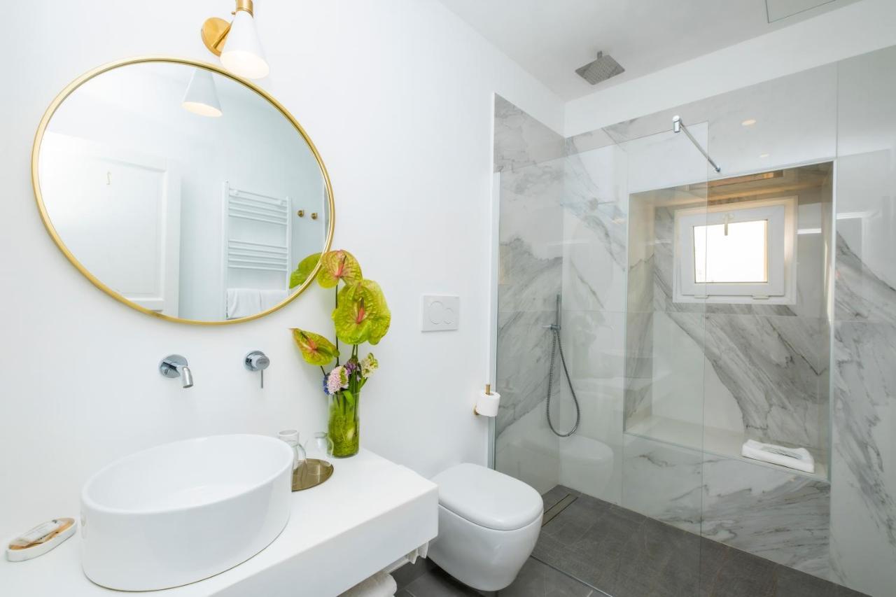 Double Room Private External Bathroom