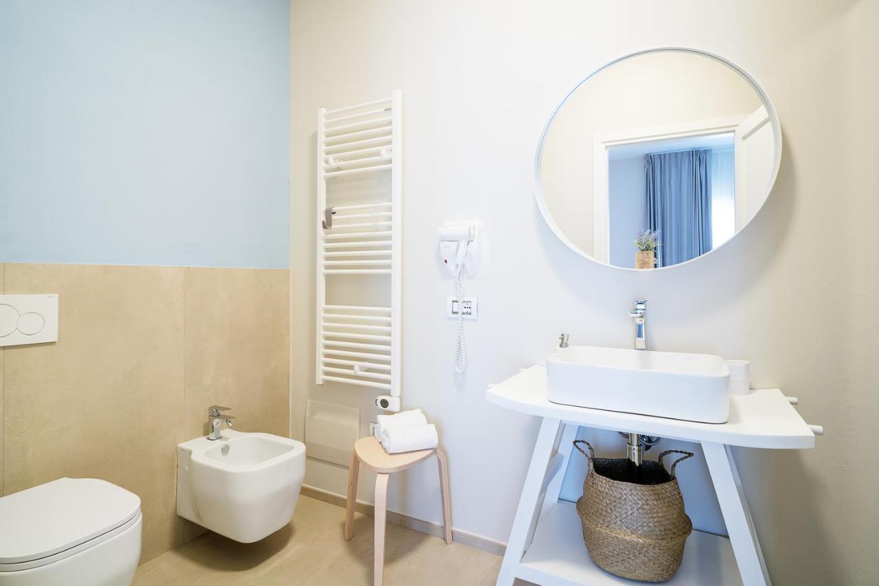 Comfort Triple Room Shower