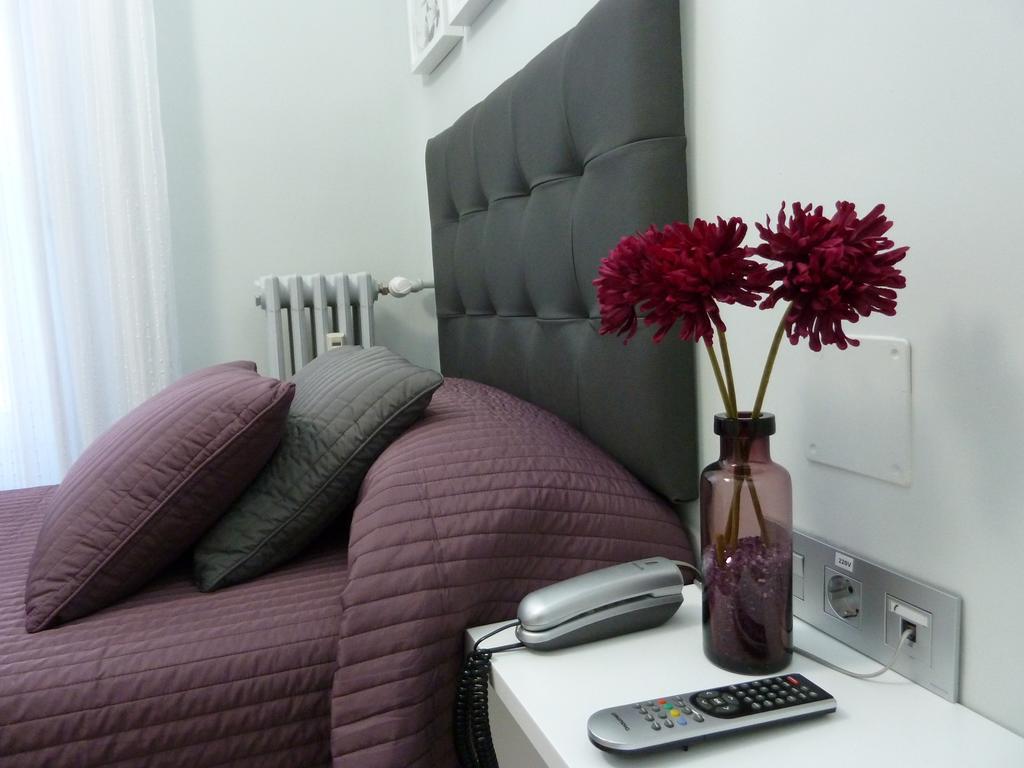 Single Room,1335464105:JPEG