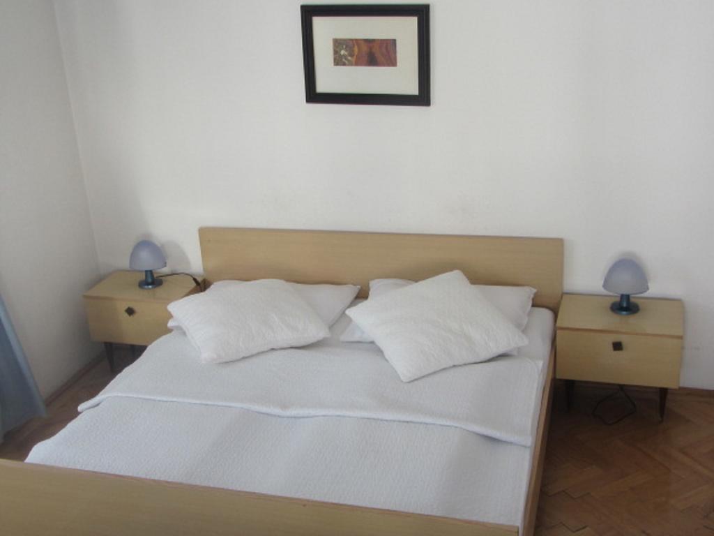 Familienzimmer (2 Erwachsene + 1 Kind)