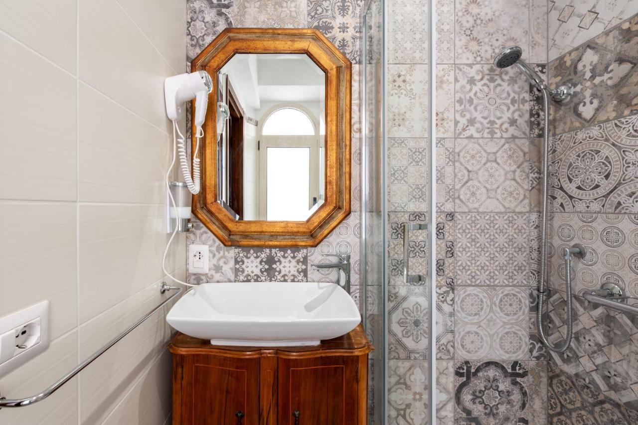 Family Junior Suite Private Internal Bathroom