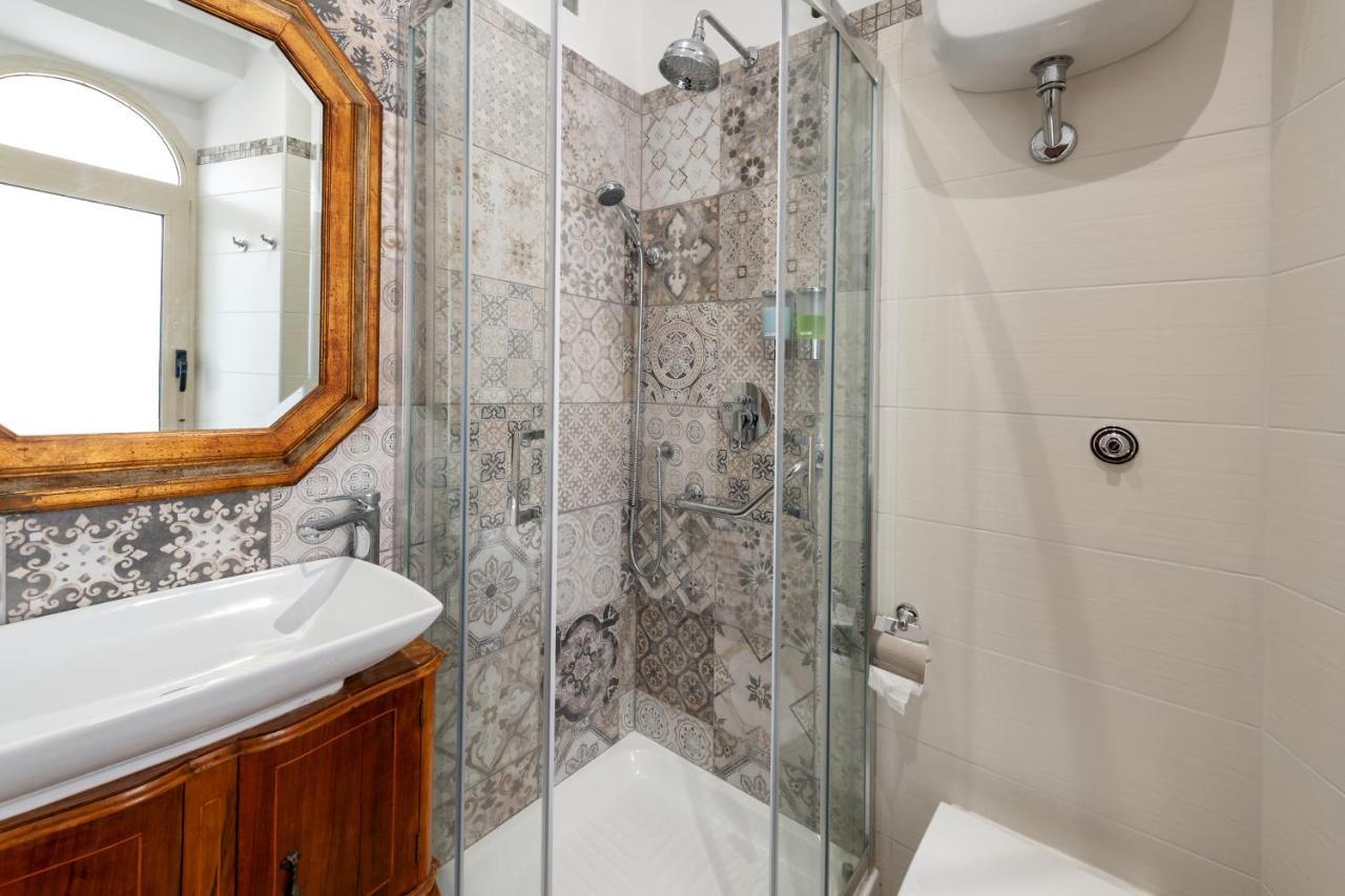 Family Junior Suite Private Internal Bathroom