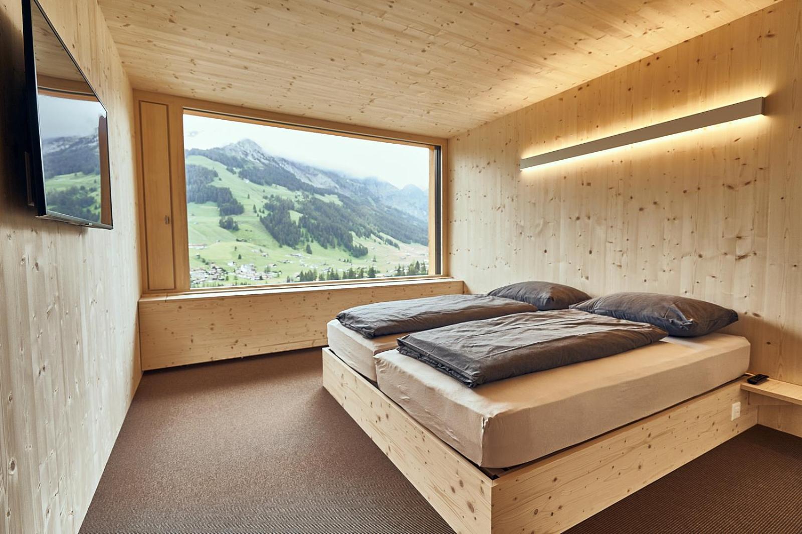 Large Double Room Mountain View