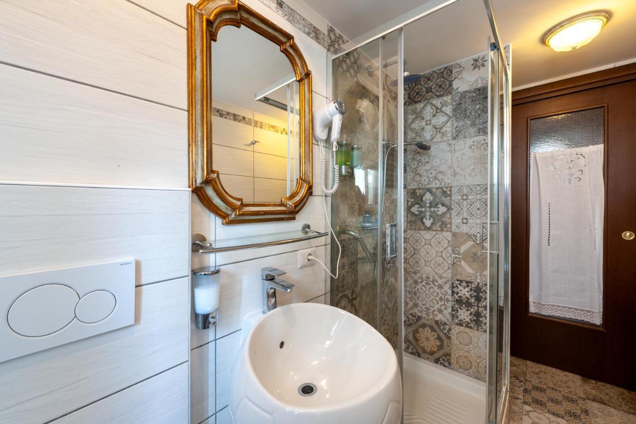 Quadruple Room Private External Bathroom