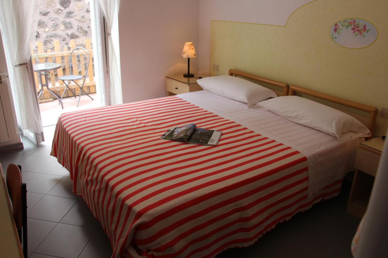 Economy Double or Twin Room,1110834144:JPEG