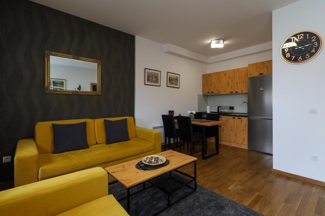 Deluxe Queen Suite