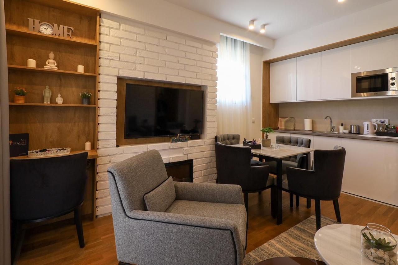 Deluxe Queen Suite