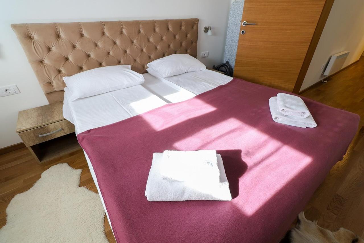 Deluxe Queen Suite