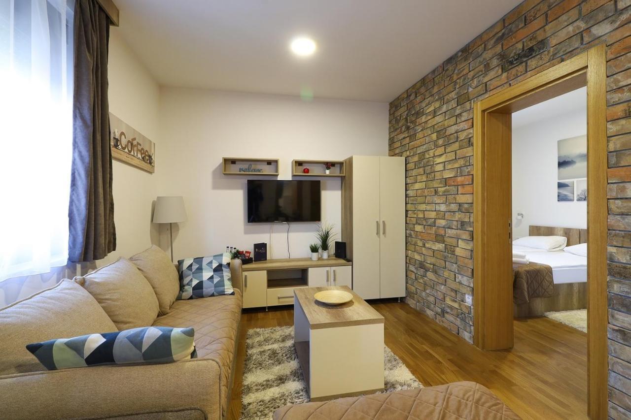 Deluxe Queen Suite