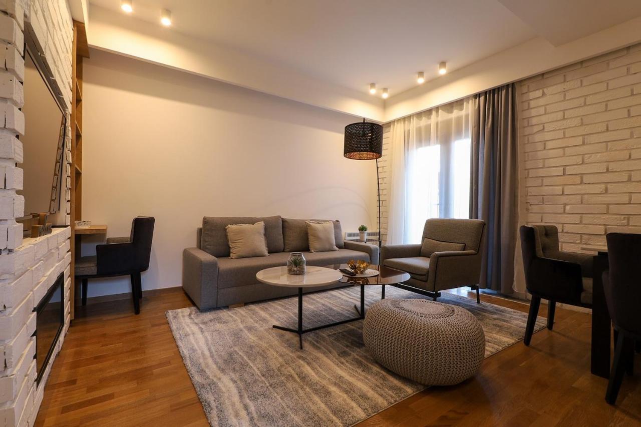Deluxe Queen Suite