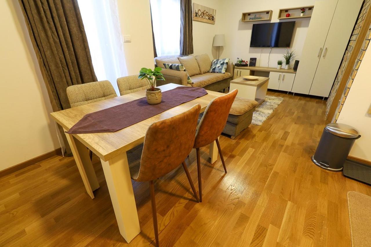 Deluxe Queen Suite