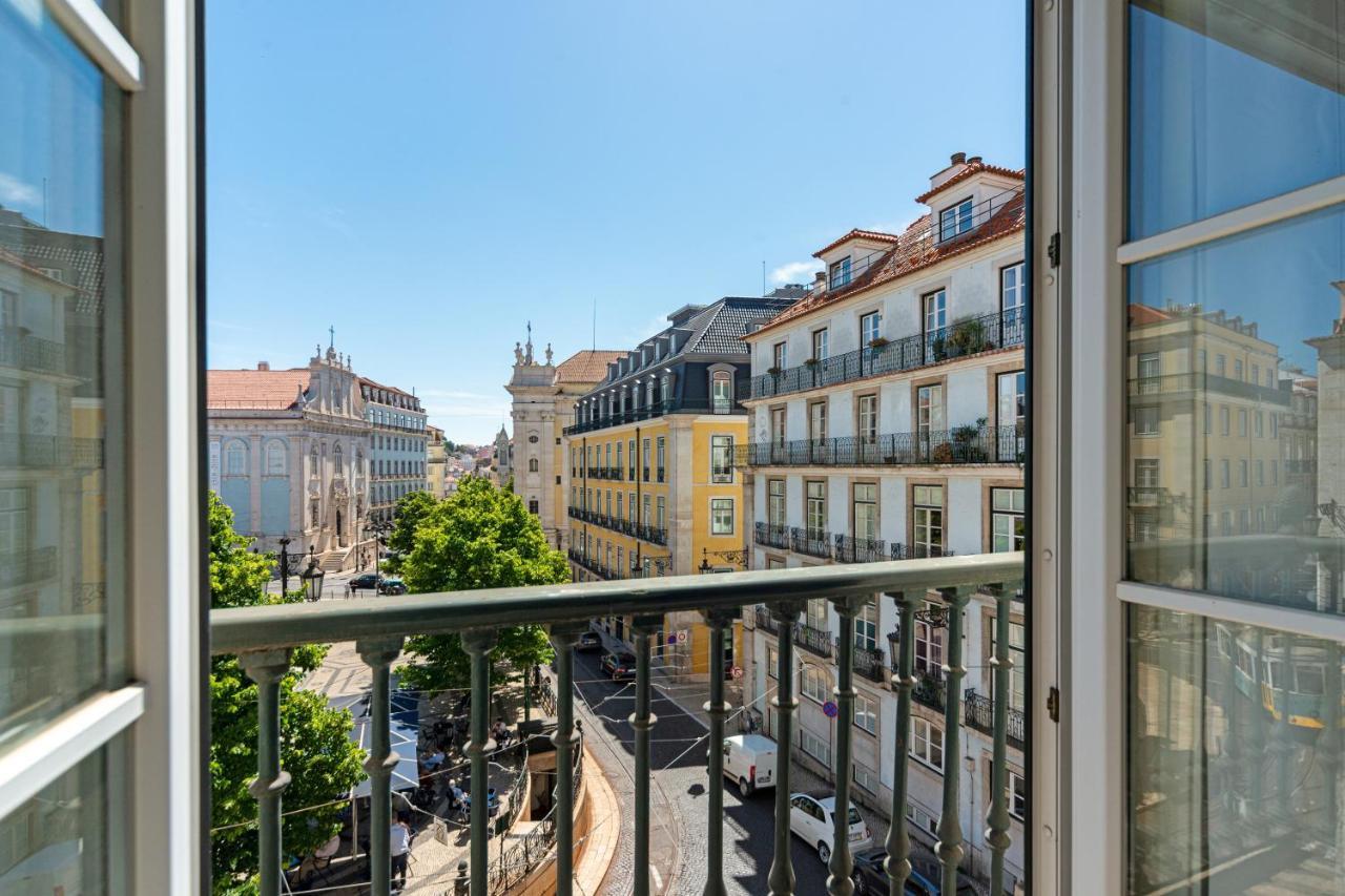 Deluxe 2-Bedroom Apartment Square View