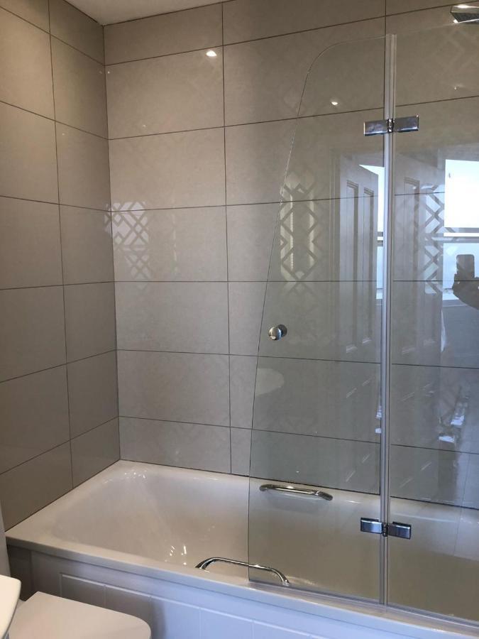 Single Room Shower