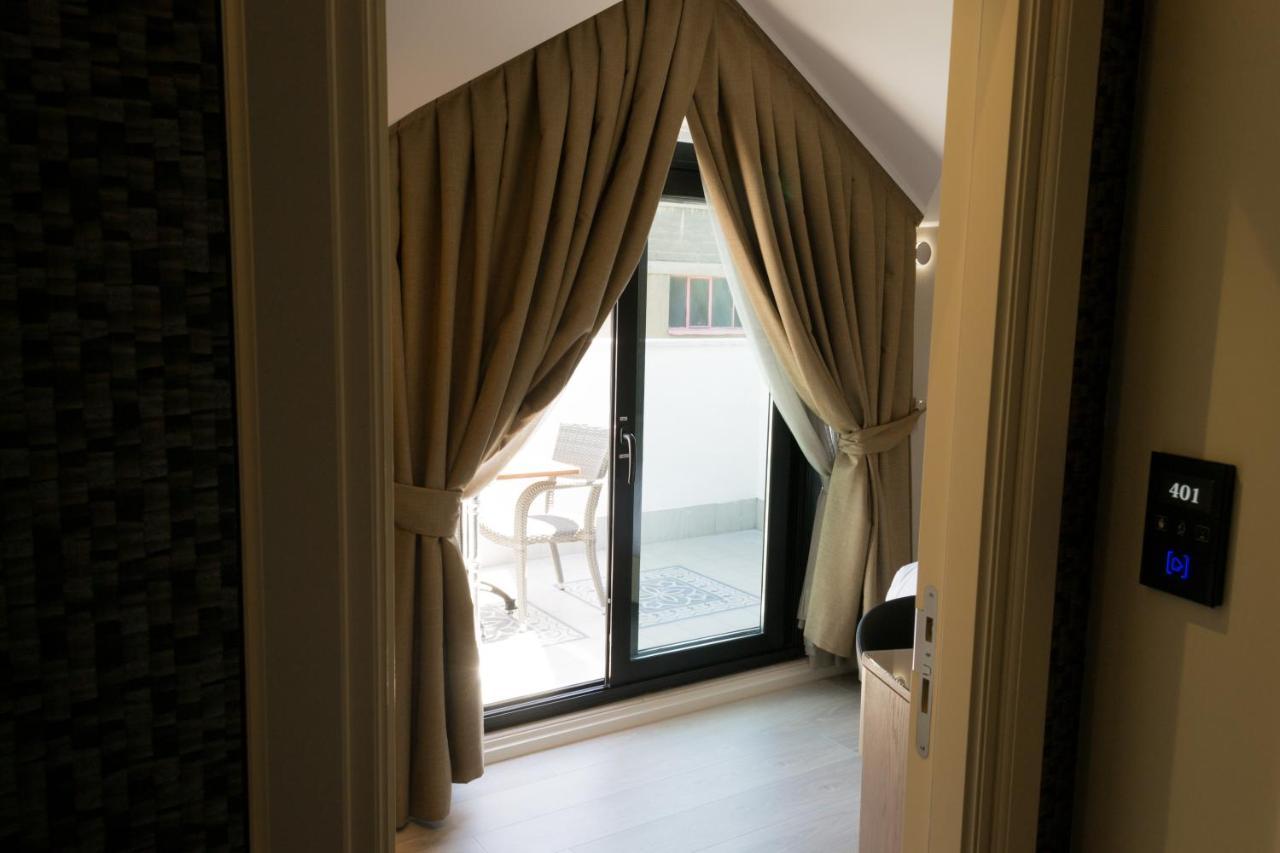 Queen Room Balcony
