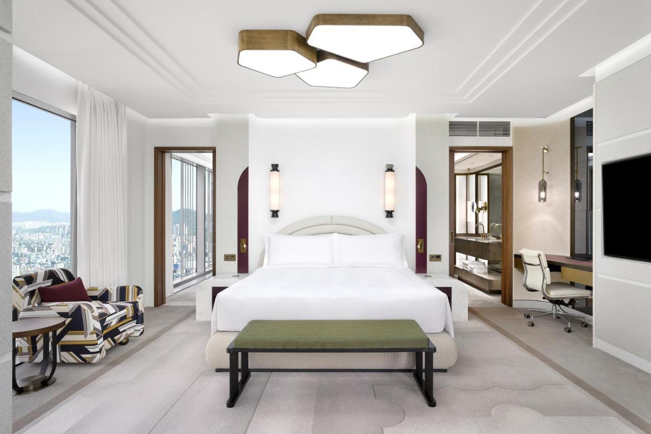 Grand Masters Bay King Room City View