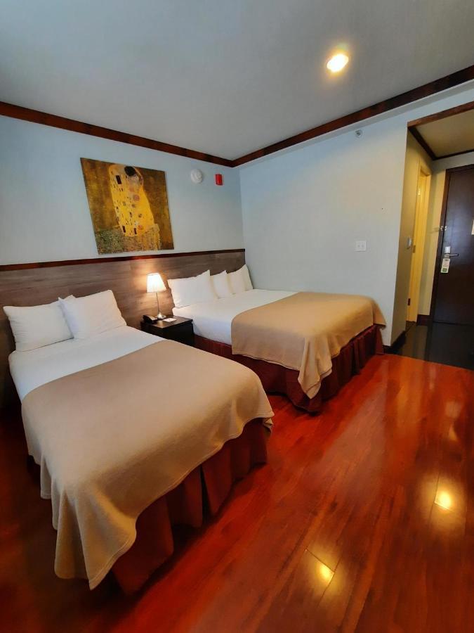 Deluxe Family Suite