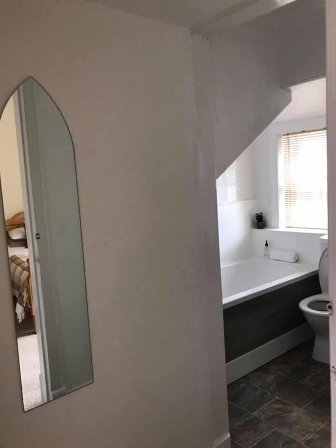 Twin Room Private Bathroom