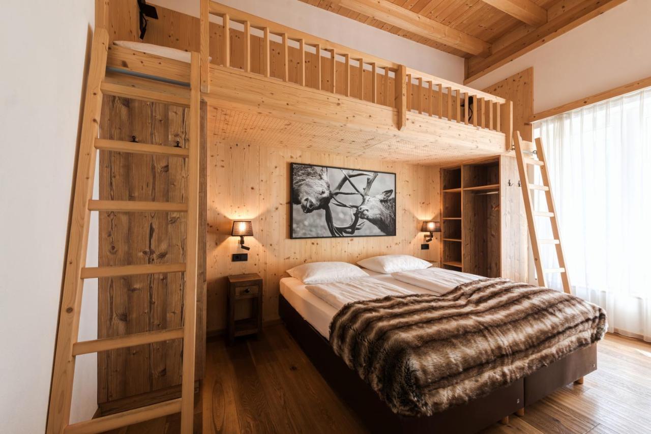 Deluxe Apartment with Balcony,1255033423:JPEG
