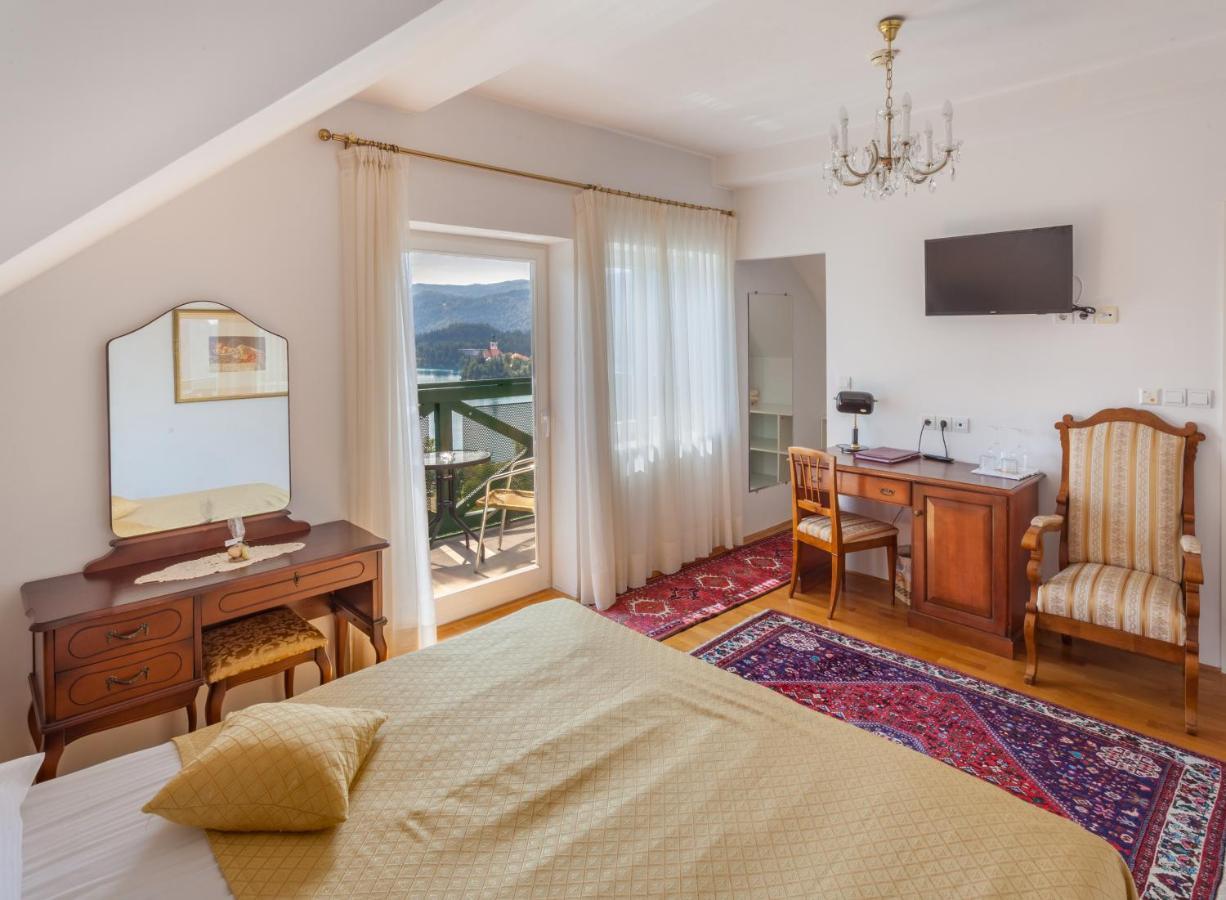 Deluxe Double or Twin Room Lake View