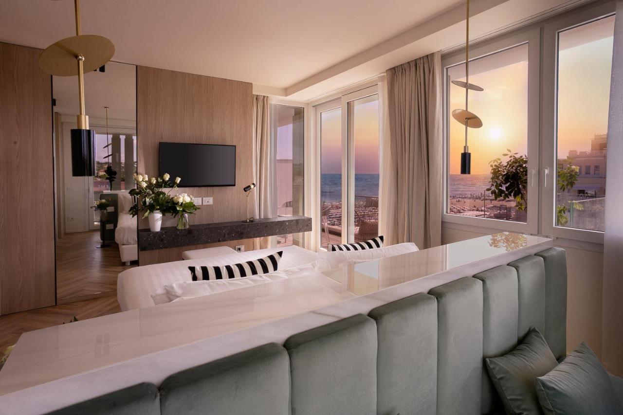 Suite mit Queensize-Doppelbett und Meerblick