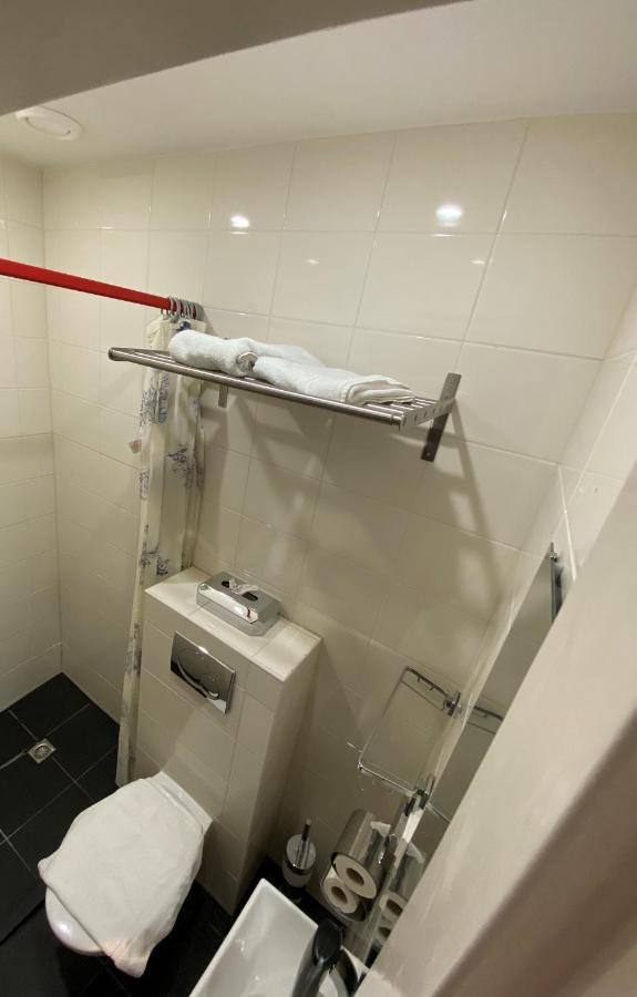 Single Room,1141786882:JPEG