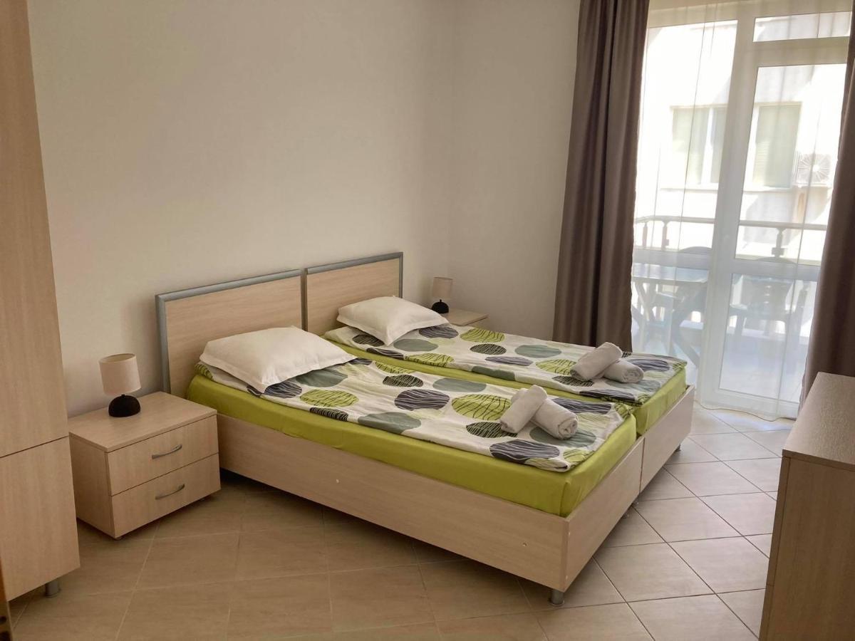 One-Bedroom Apartment,1146223363:JPEG