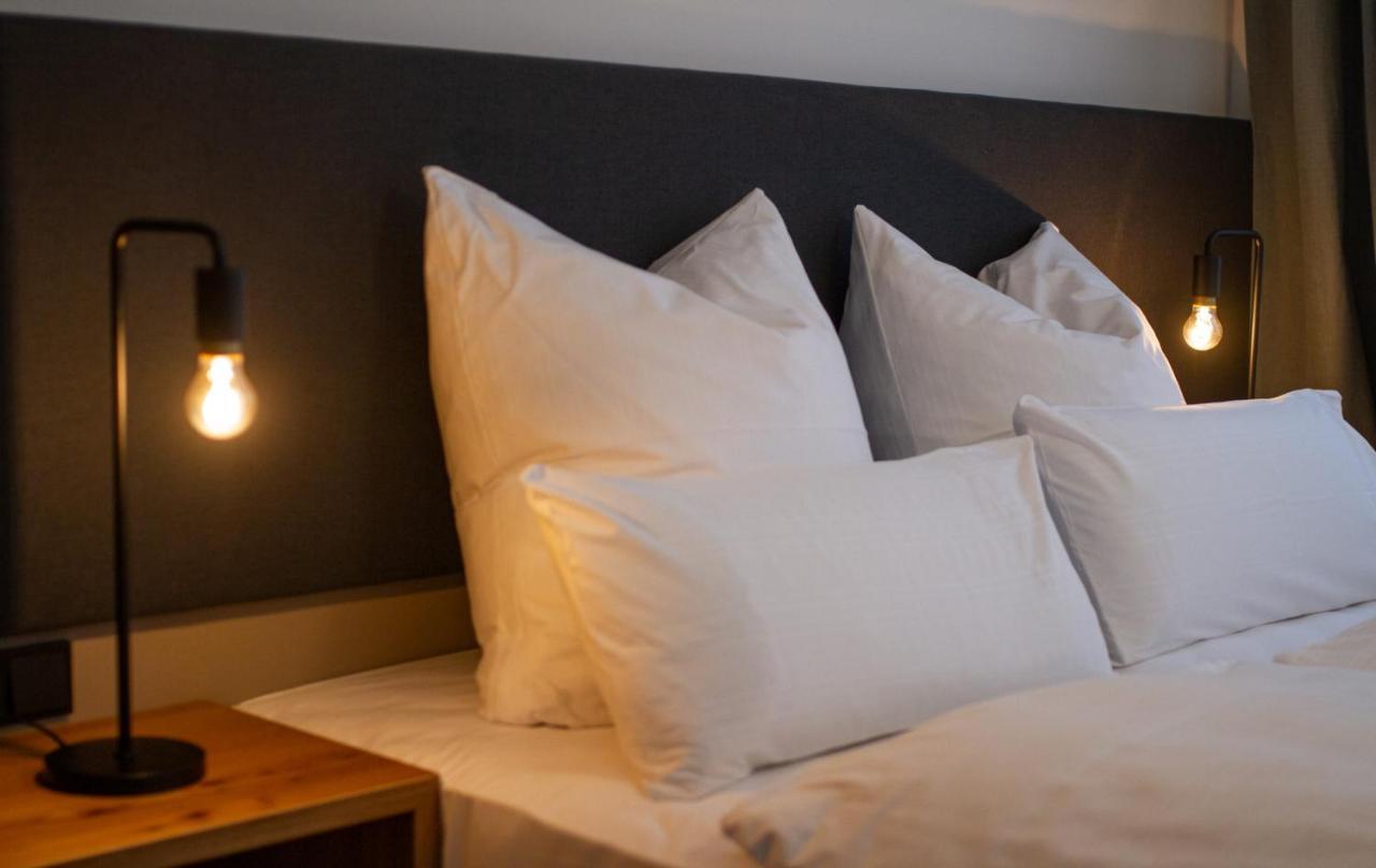 Double Room Queensize-Bed