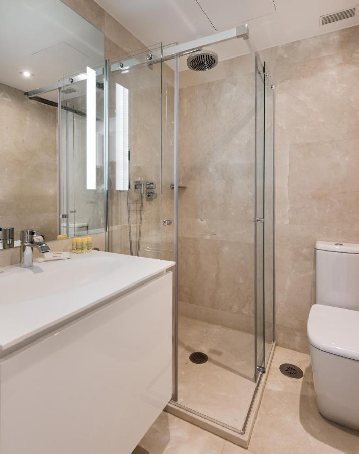 City-View 1 Bedroom Apartment with terrace