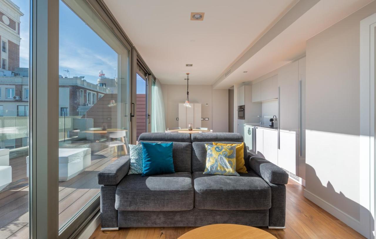 City-View 1 Bedroom Apartment with terrace