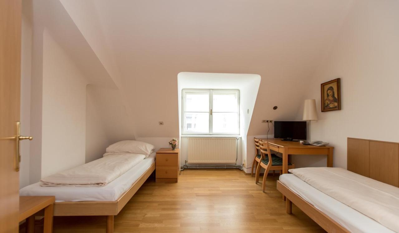 Dreibettzimmer
