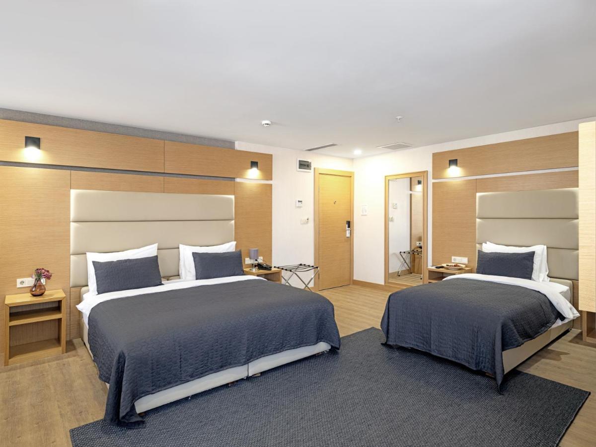 Deluxe Family Room