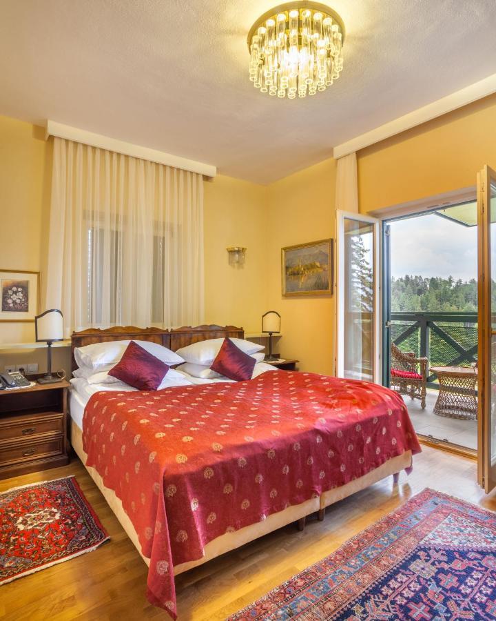 Deluxe Double or Twin Room Lake View