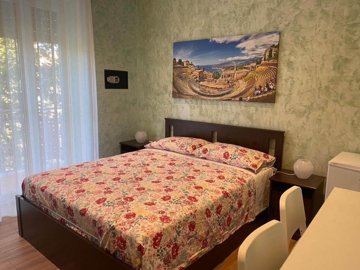 Deluxe Double Room Bath
