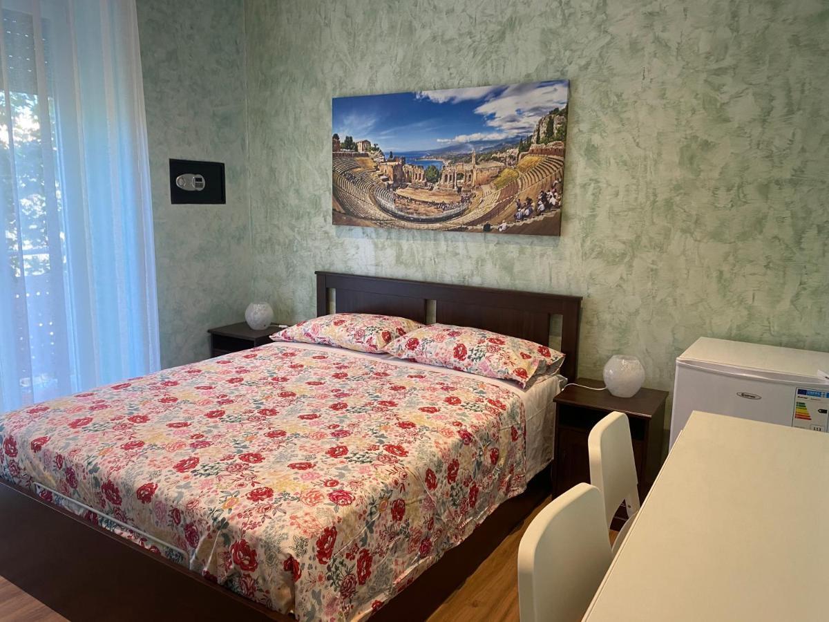 Deluxe Double Room Bath